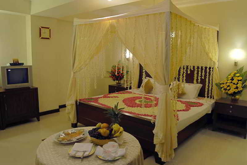 Breeze Hotel Chennai Exterior foto