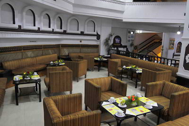 Breeze Hotel Chennai Exterior foto
