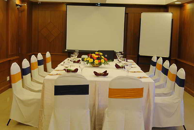 Breeze Hotel Chennai Exterior foto