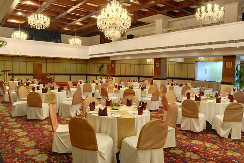 Breeze Hotel Chennai Exterior foto