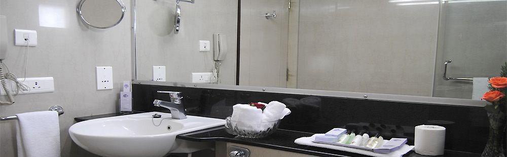 Breeze Hotel Chennai Exterior foto