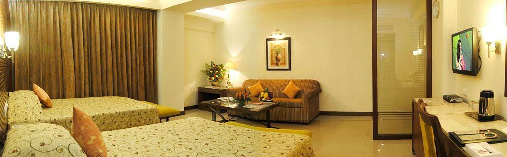 Breeze Hotel Chennai Exterior foto